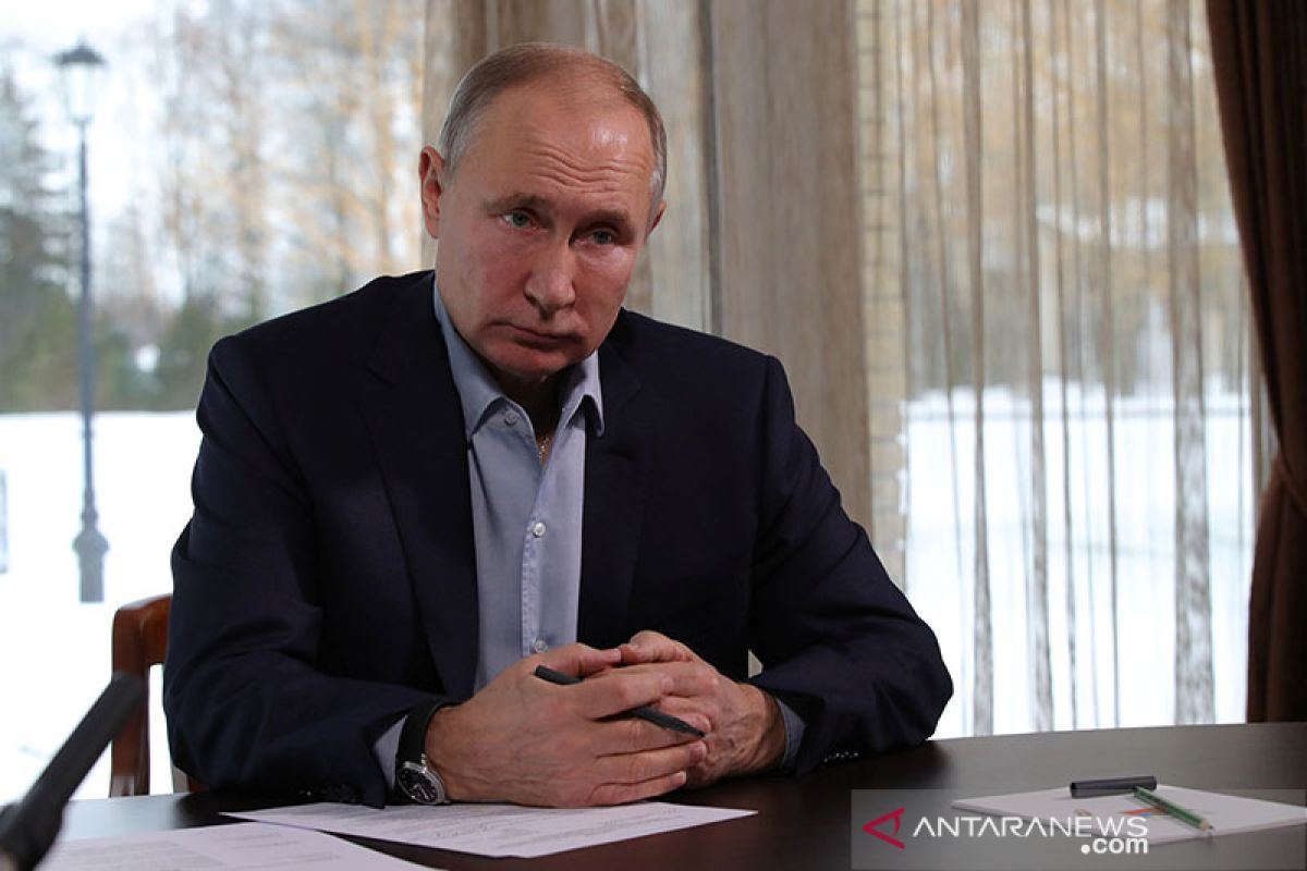 Presiden Putin alami efek samping usai divaksin COVID
