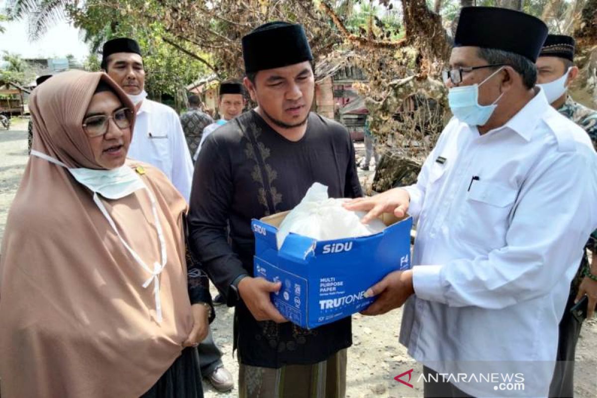 Dinas Pendidikan Aceh Barat bantu Rp68,3 juta untuk Ponpes Serambi Mekkah