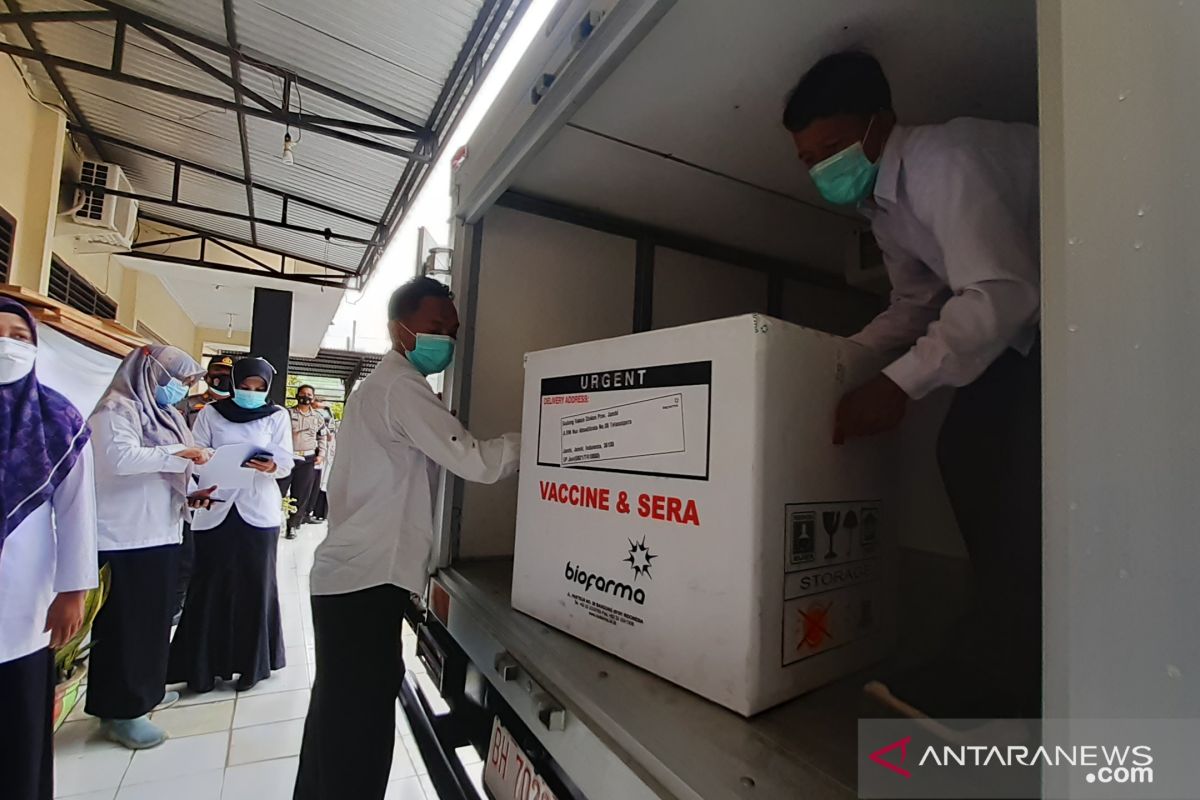 3.240 dosis vaksin tiba di Batanghari, besok 14 tokoh disuntik perdana