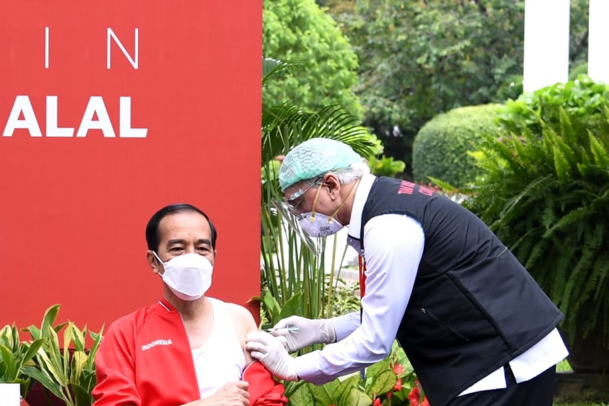 Jokowi: Vaksinasi COVID-19 ke masyarakat pertengahan Februari