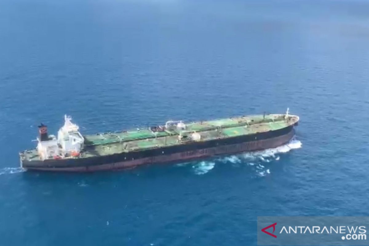Dua tanker  tangkapan Bakamla digiring ke Batam