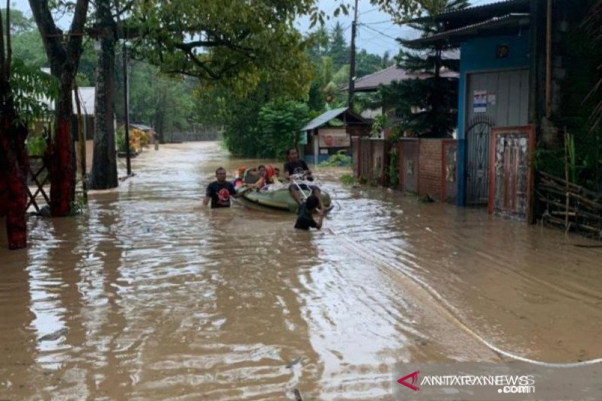 BPBD Riau minta warga di bantaran sungai waspada banjir