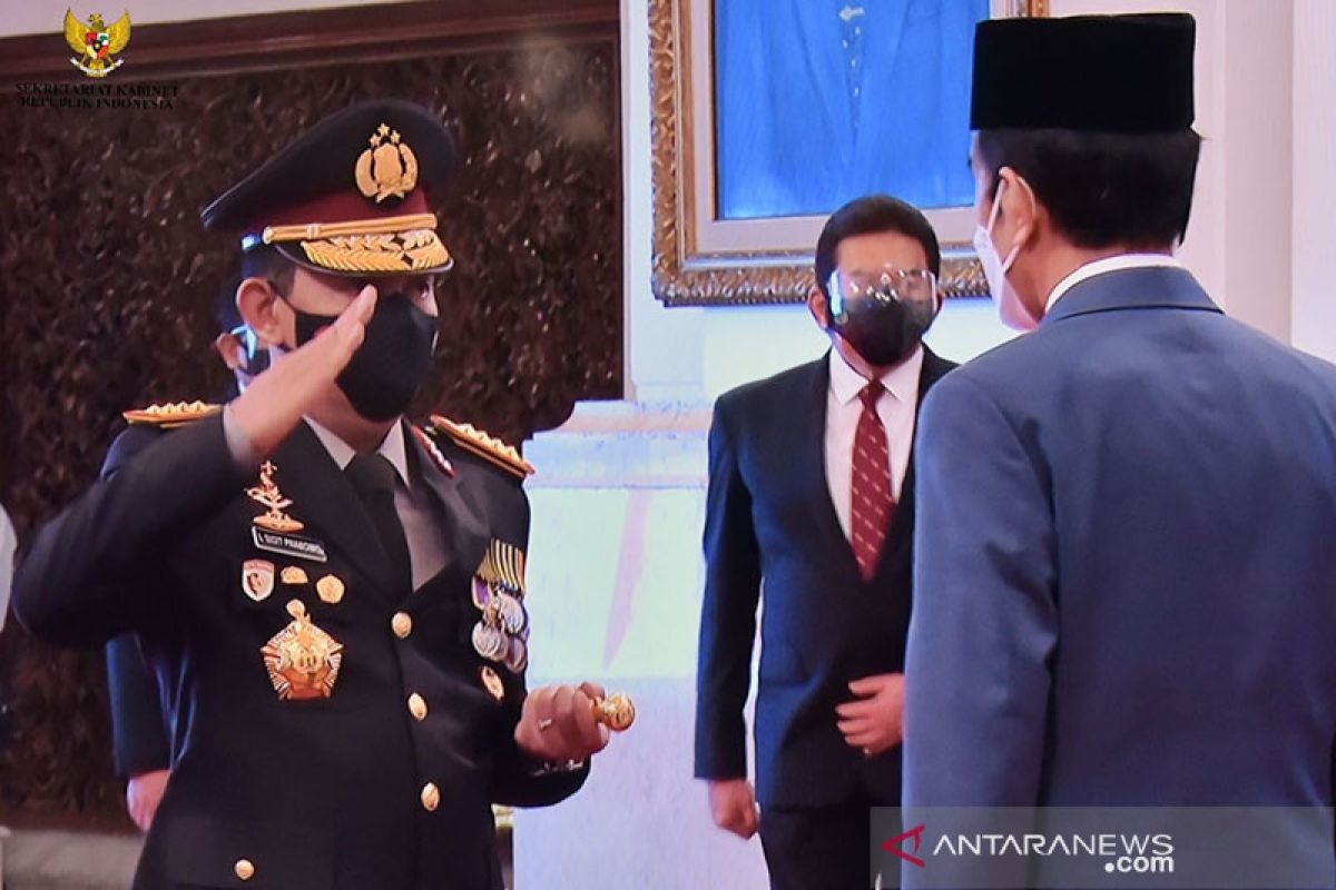 Presiden melantik Listyo Sigit Prabowo sebagai Kapolri