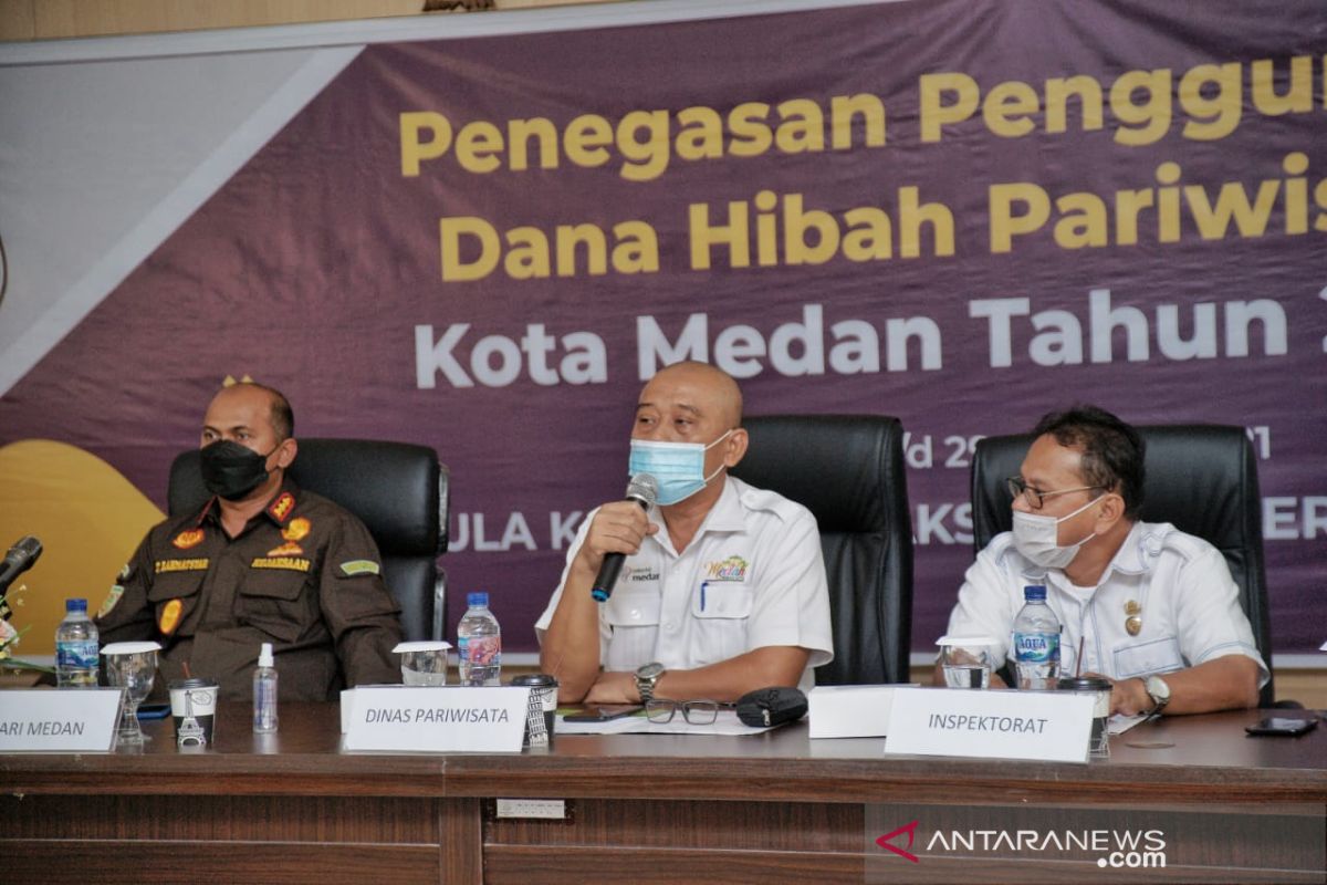 Dispar Medan salurkan dana hibah  pelaku usaha parekraf Rp24,4 miliar