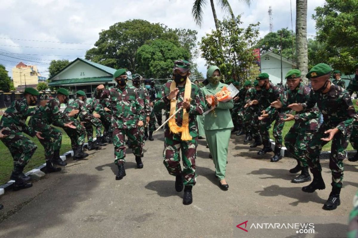 Mayor Goklas sambut Mayjen TNI Hasanuddin di Yonif 123 Rajawali