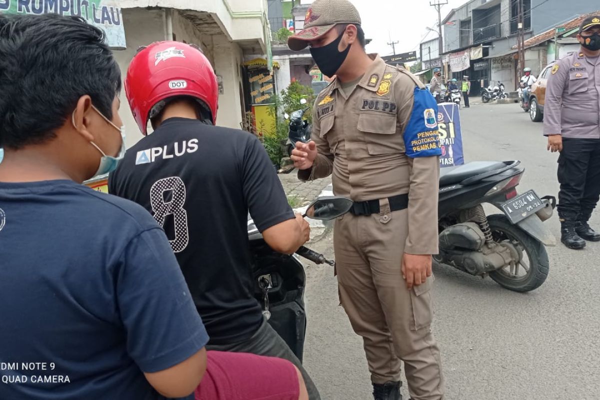 Tim gabungan COVID-19 Lebak gelar operasi prokes