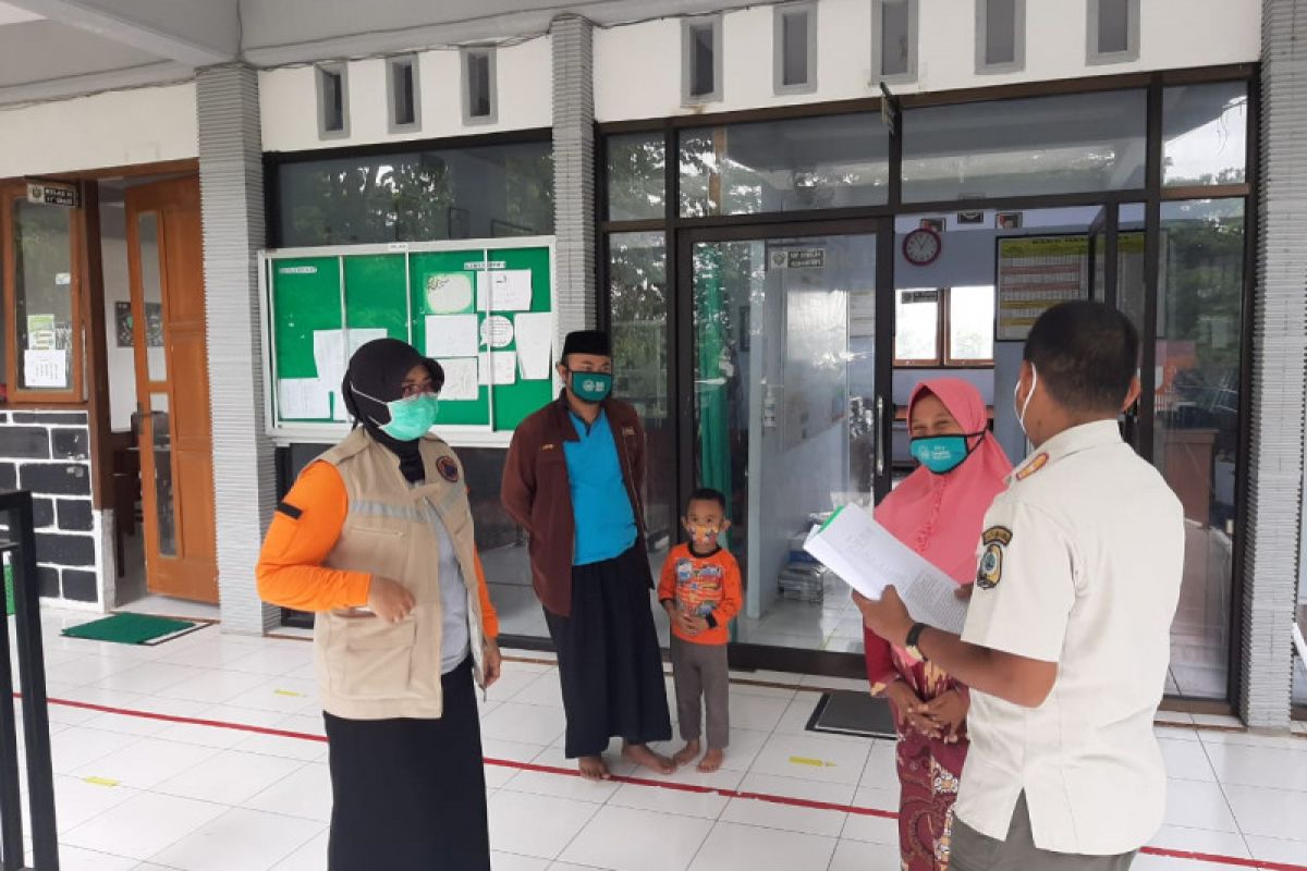 Satpol PP hentikan pembelajaran tatap muka dua SMK di Tulungagung