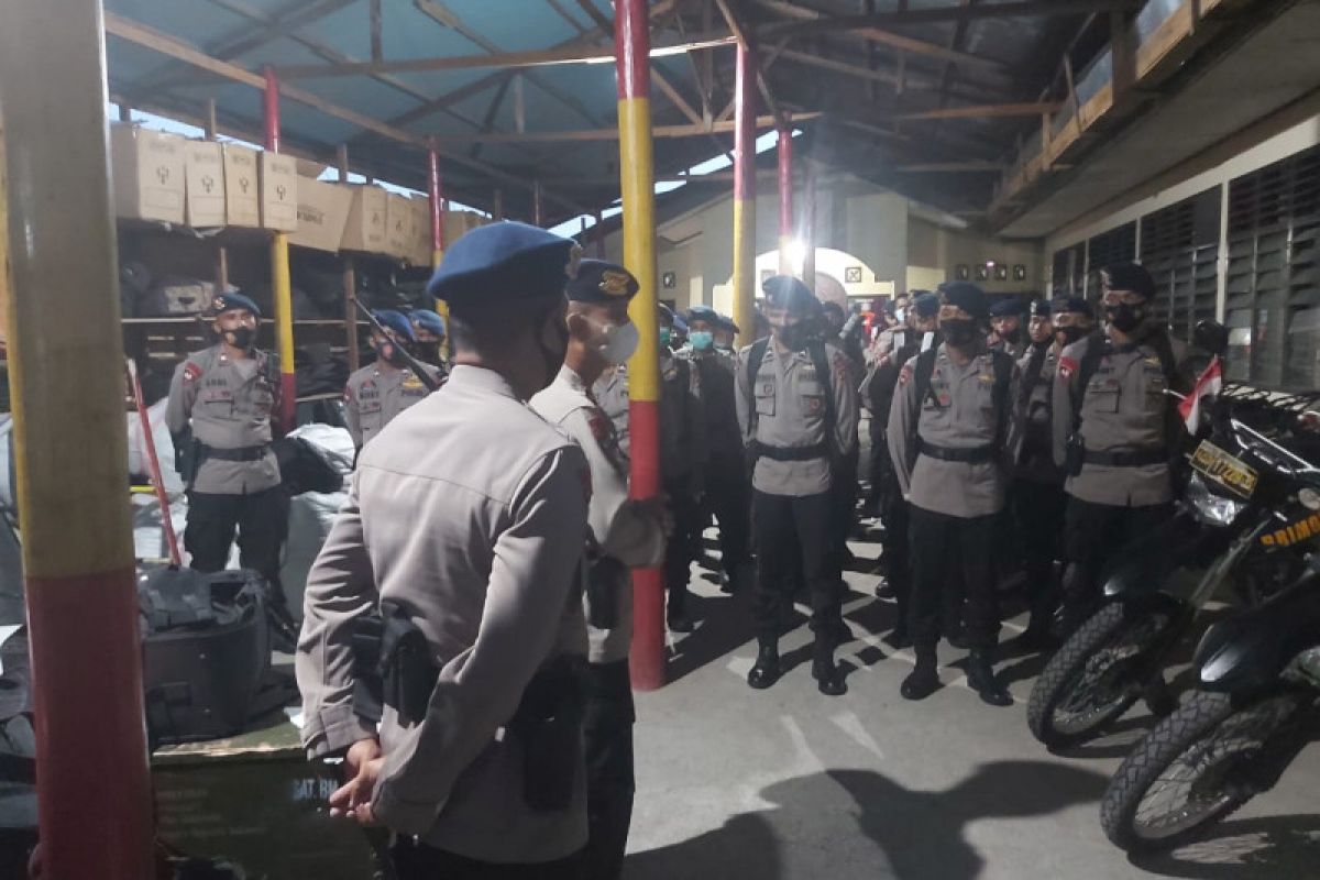 Puluhan anggota Brimob dikerahkan ke Solok Selatan usai penyerangan Polsek Sungai Pagu