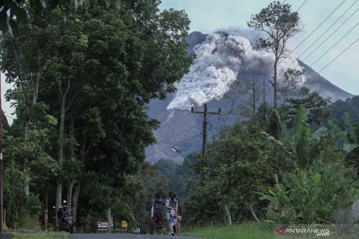 Erupsi Merapi tak ganggu penerbangan Bandara Adi Soemarmo