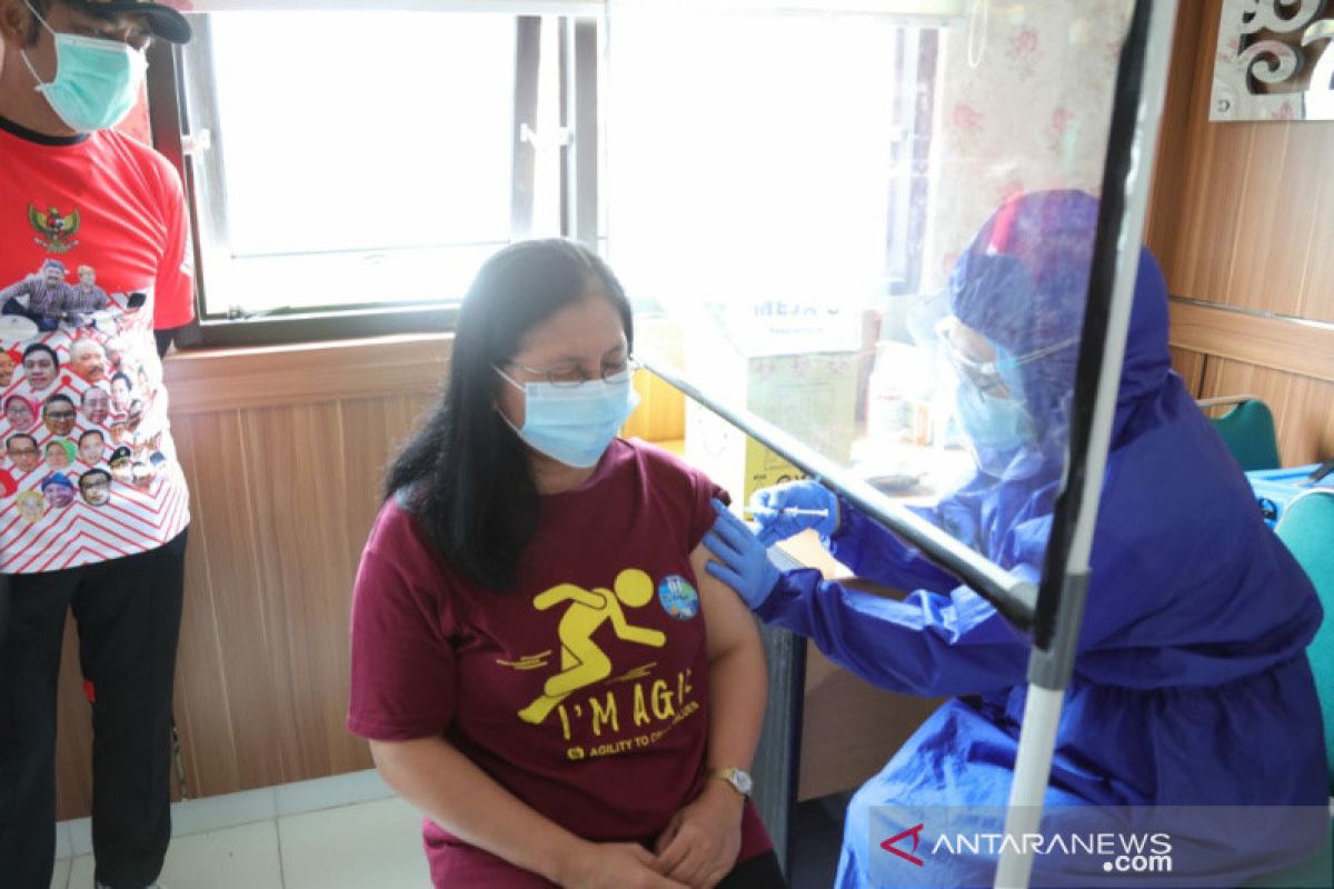 Pemkot Surakarta segera vaksinasi kedua untuk nakes