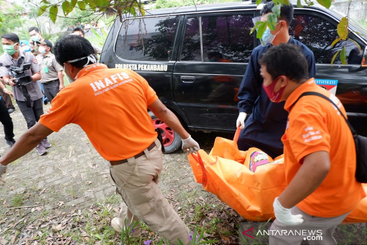 Sempat dipadamkan warga, pegawai Pengadilan Agama Pekanbaru tewas terbakar