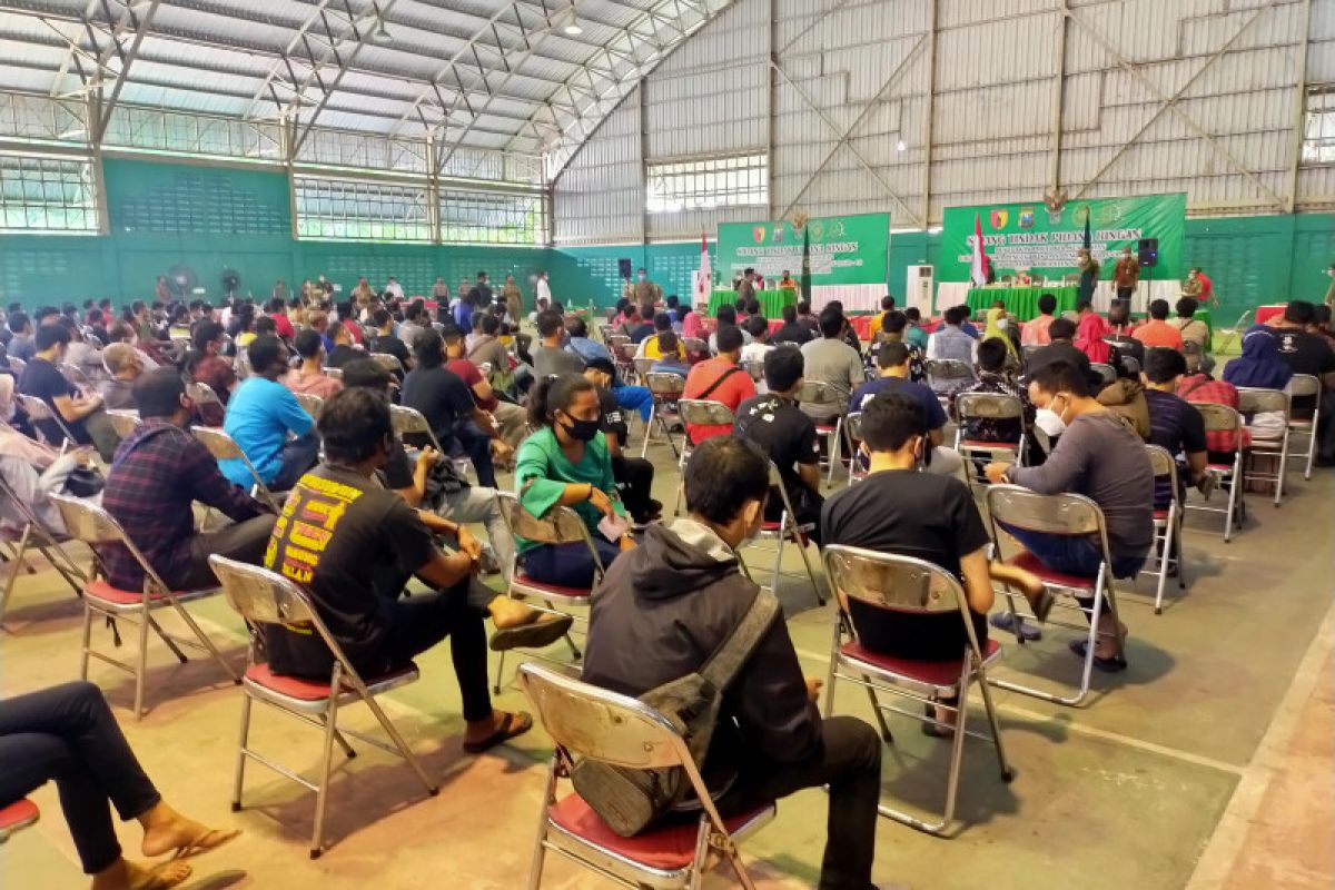 Langgar protokol kesehatan 2.000 orang di Sidoarjo ikuti sidang