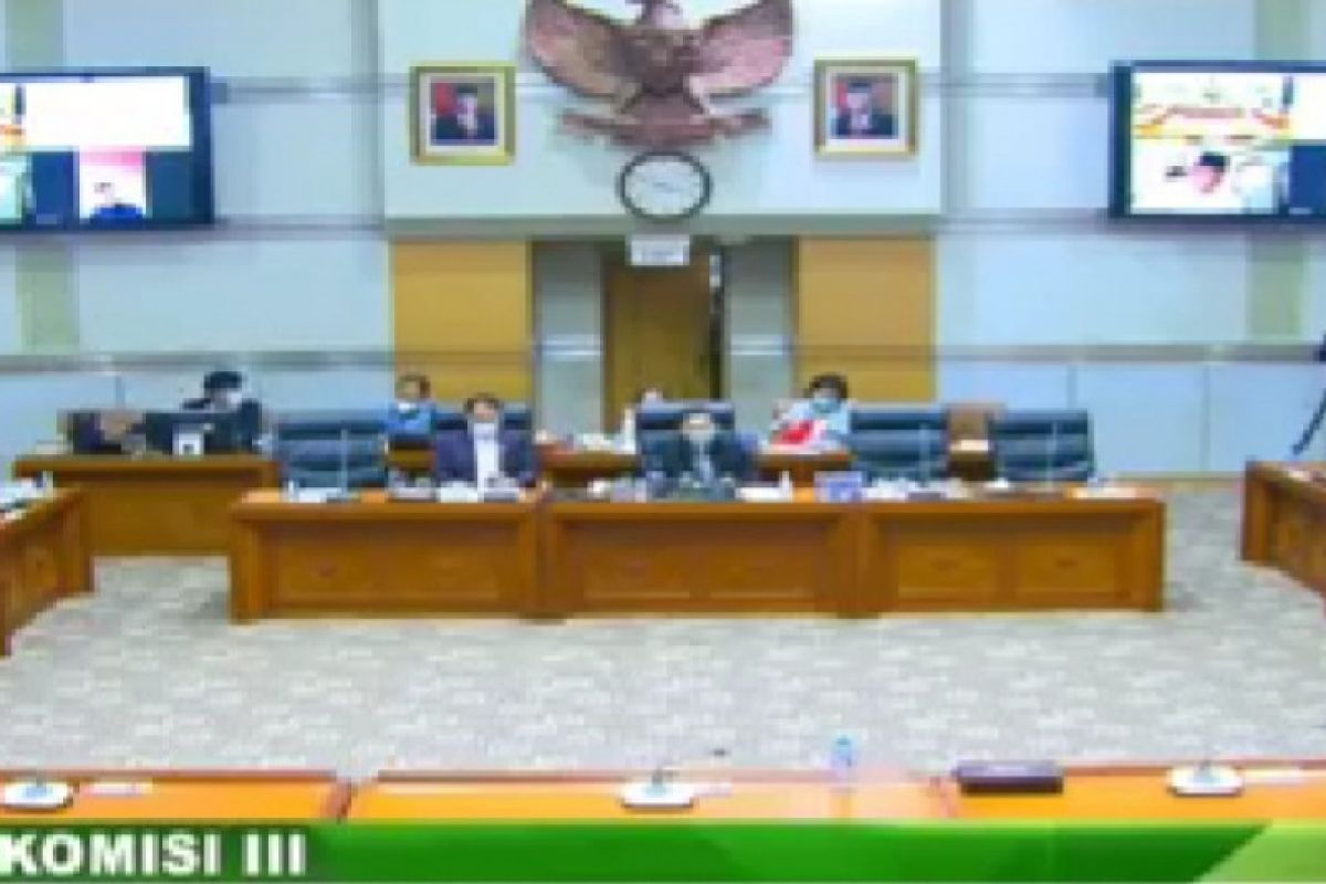 Komisi III DPR setujui tiga hakim ad hoc MA