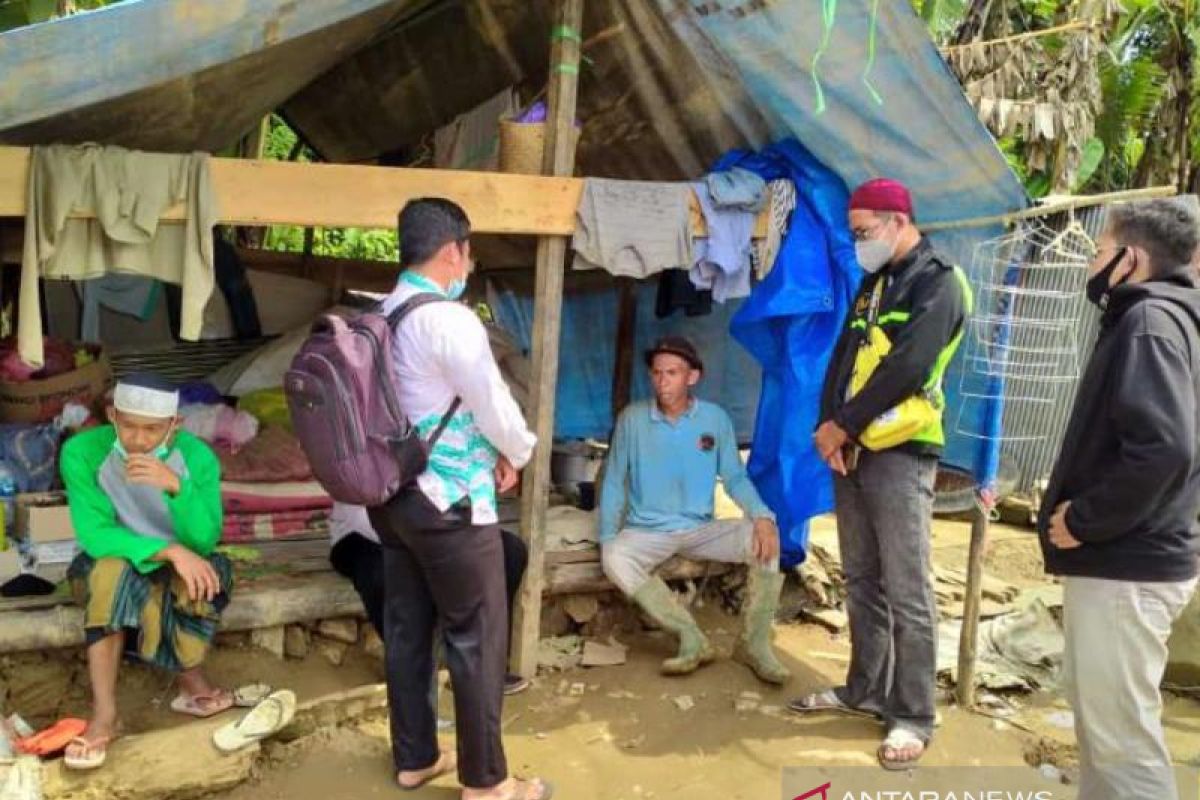 Pengurus Islam Bersatu HSS hibur anak trauma banjir bandang HST