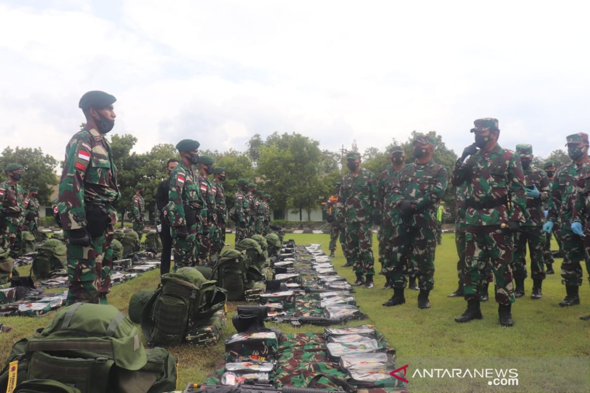 Panglima TNI cek kesiapan Yonif Para Raider 501/BY di Madiun.