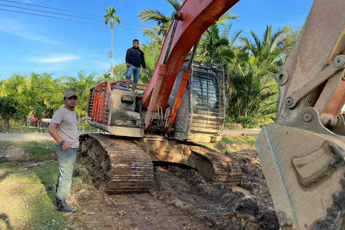 Polda Aceh menangkap pelaku tambang emas ilegal di Pidie