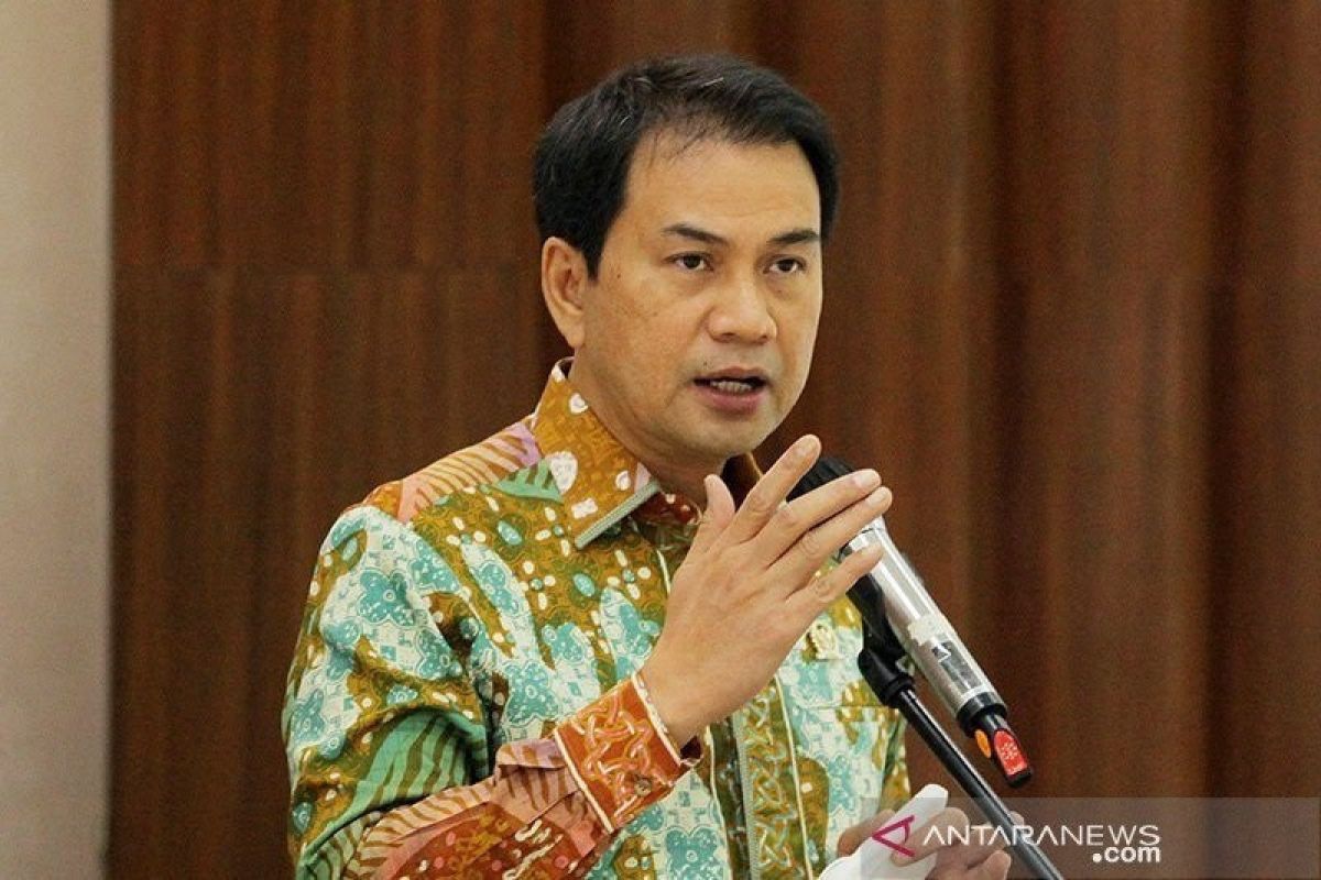 Azis Syamsuddin tetapkan pergantian pimpinan Komisi II DPR