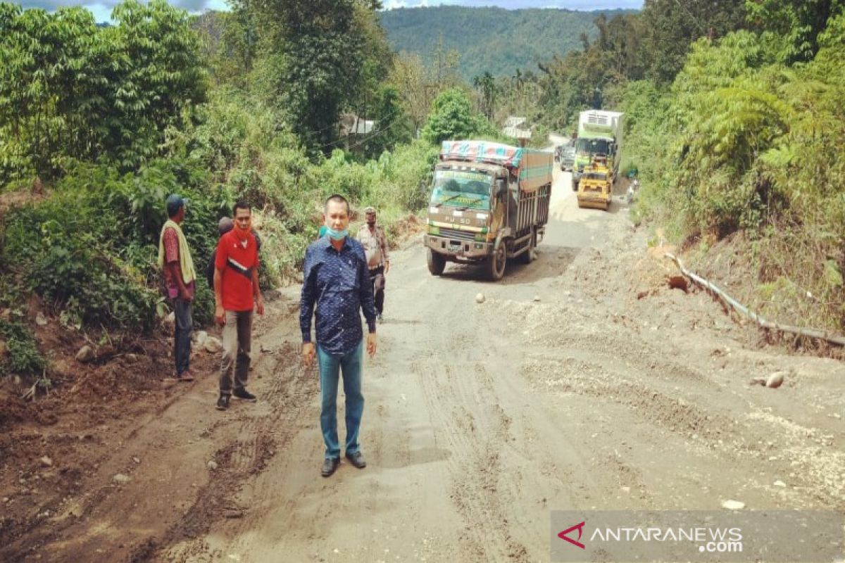 Ruas Jalan Nasional Tapsel perlu mendapat perhatian