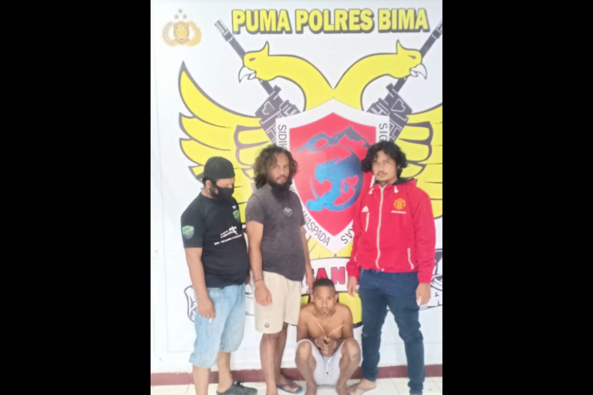 Bejat! gadis bawah umur disetubuhi berkali-kali di gudang belakang rumahnya