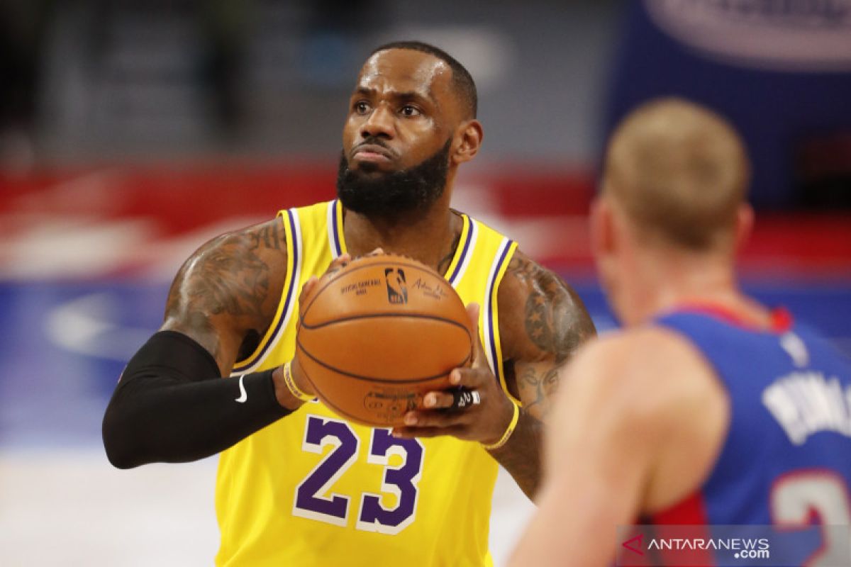 LeBron James resmi ganti  nomor jersey