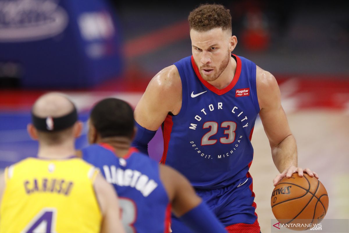 Rookie Pistons Saben Lee tampil gemilang saat timnya kalahkan Magic