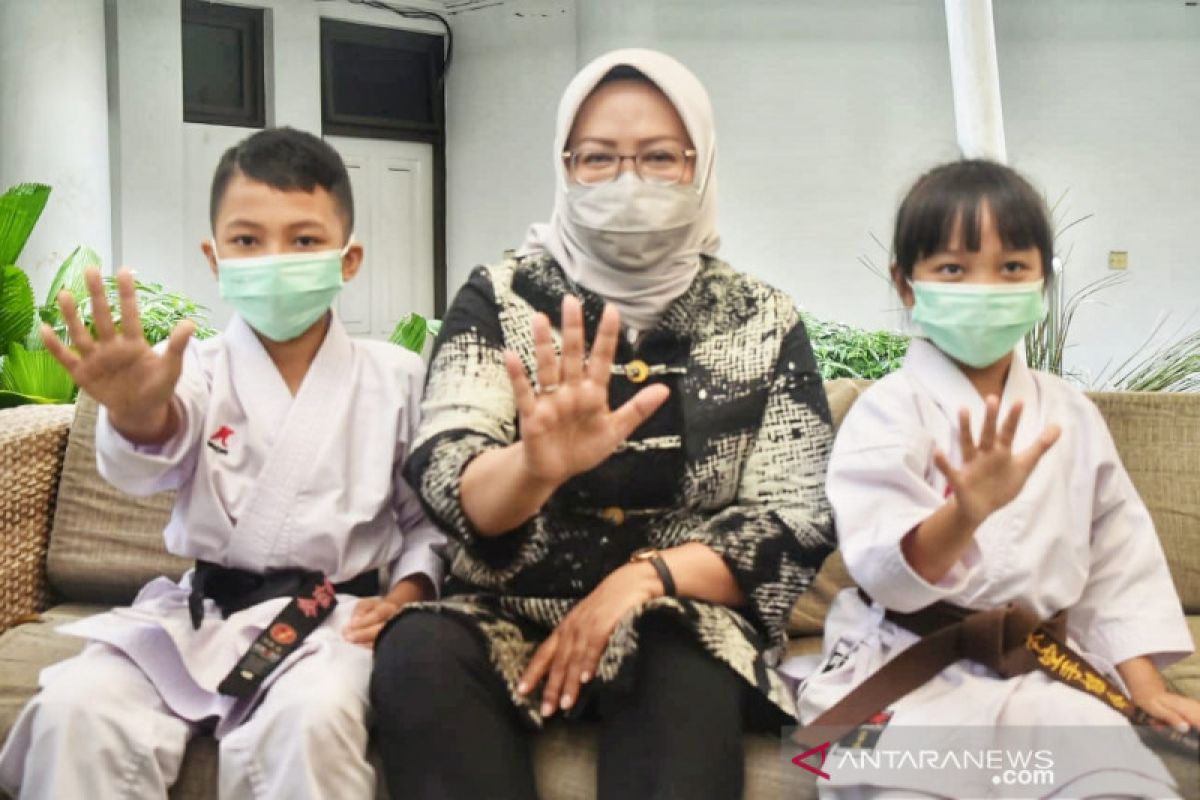 Ade Yasin merasa bangga dua karateka cilik kelas dunia berasal dari Cileungsi Bogor