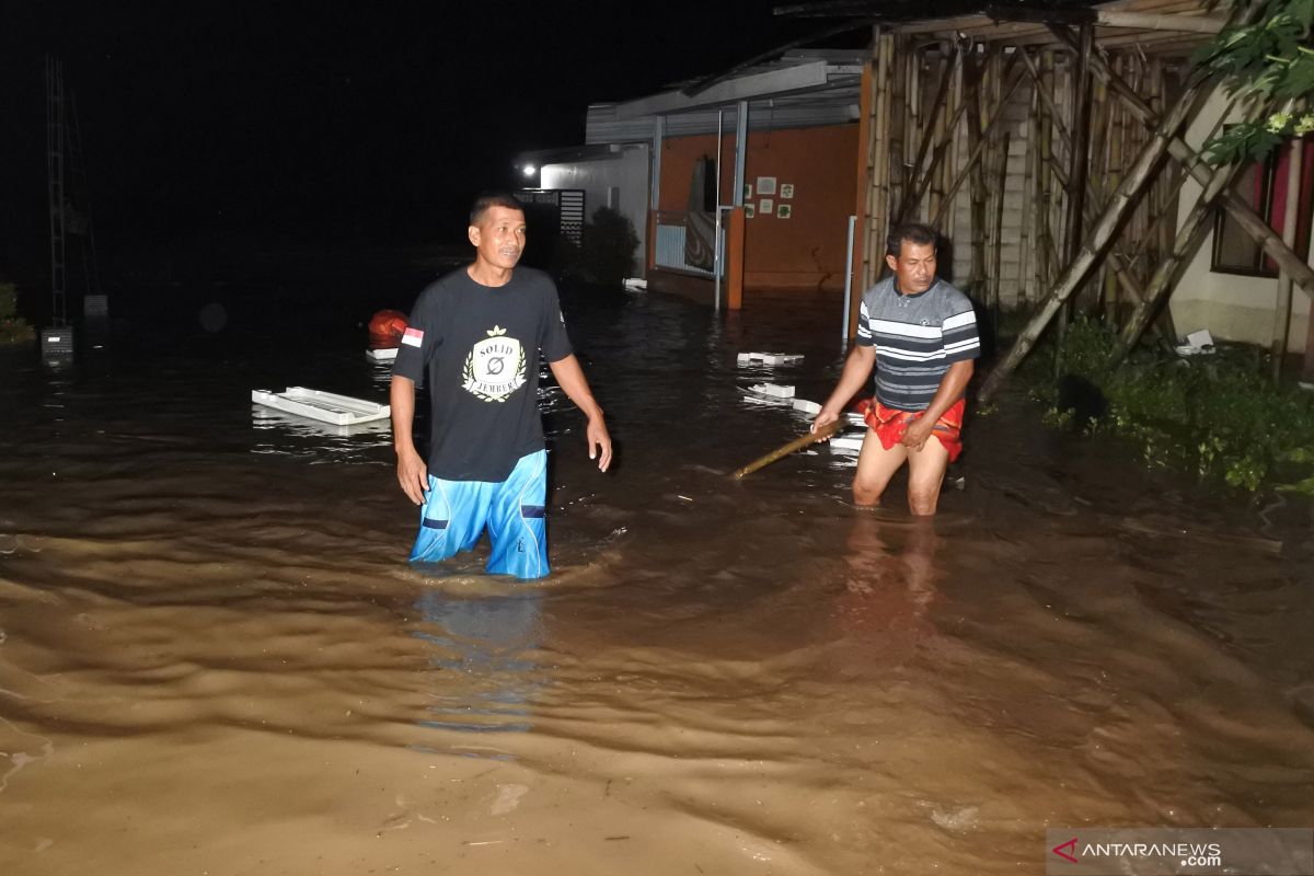 Sungai Bedadung meluap, Jember dikepung banjir