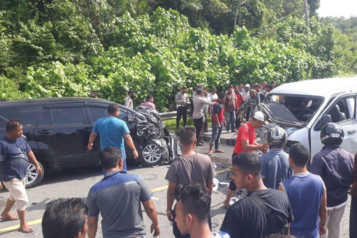 Dua tewas dalam laga kambing mobil penumpang di Aceh Jaya