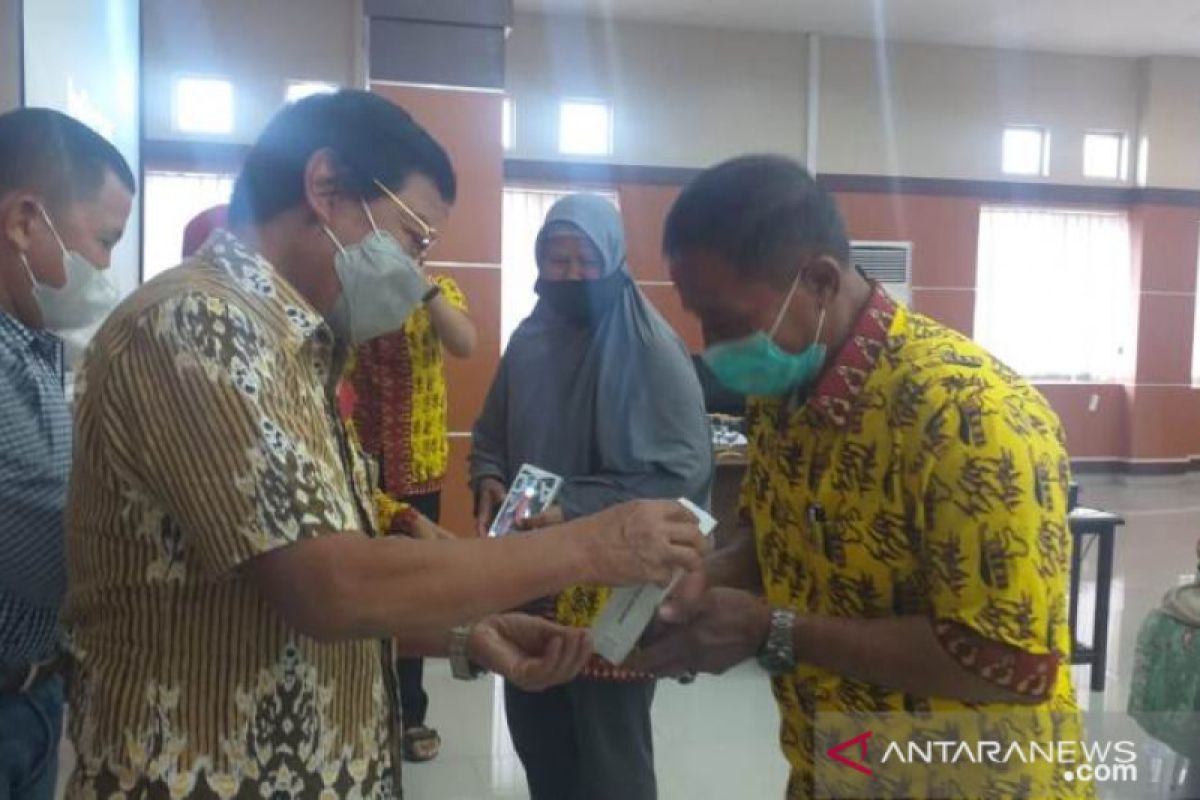 Pemprov Babel bekali penyuluh pertanian di Belitung dengan gawai