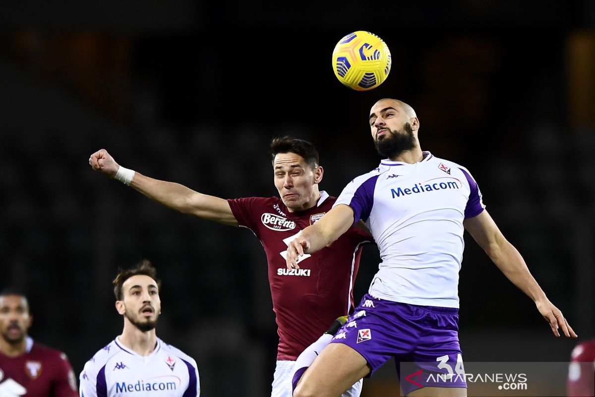 Sembilan pemain Fiorentina menahan imbang Torino 1-1