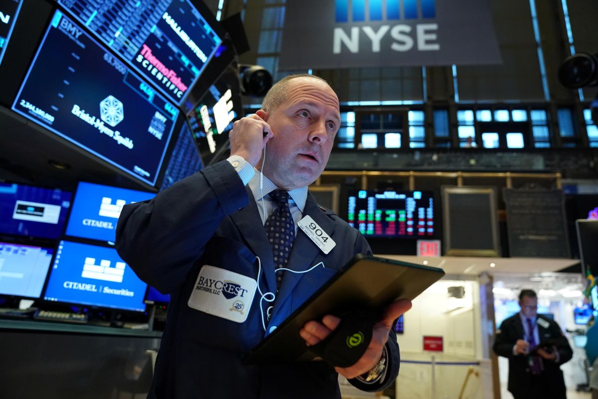 Wall Street ditutup menguat, S&P 500 dan Nasdaq ditutup di rekor tertinggi