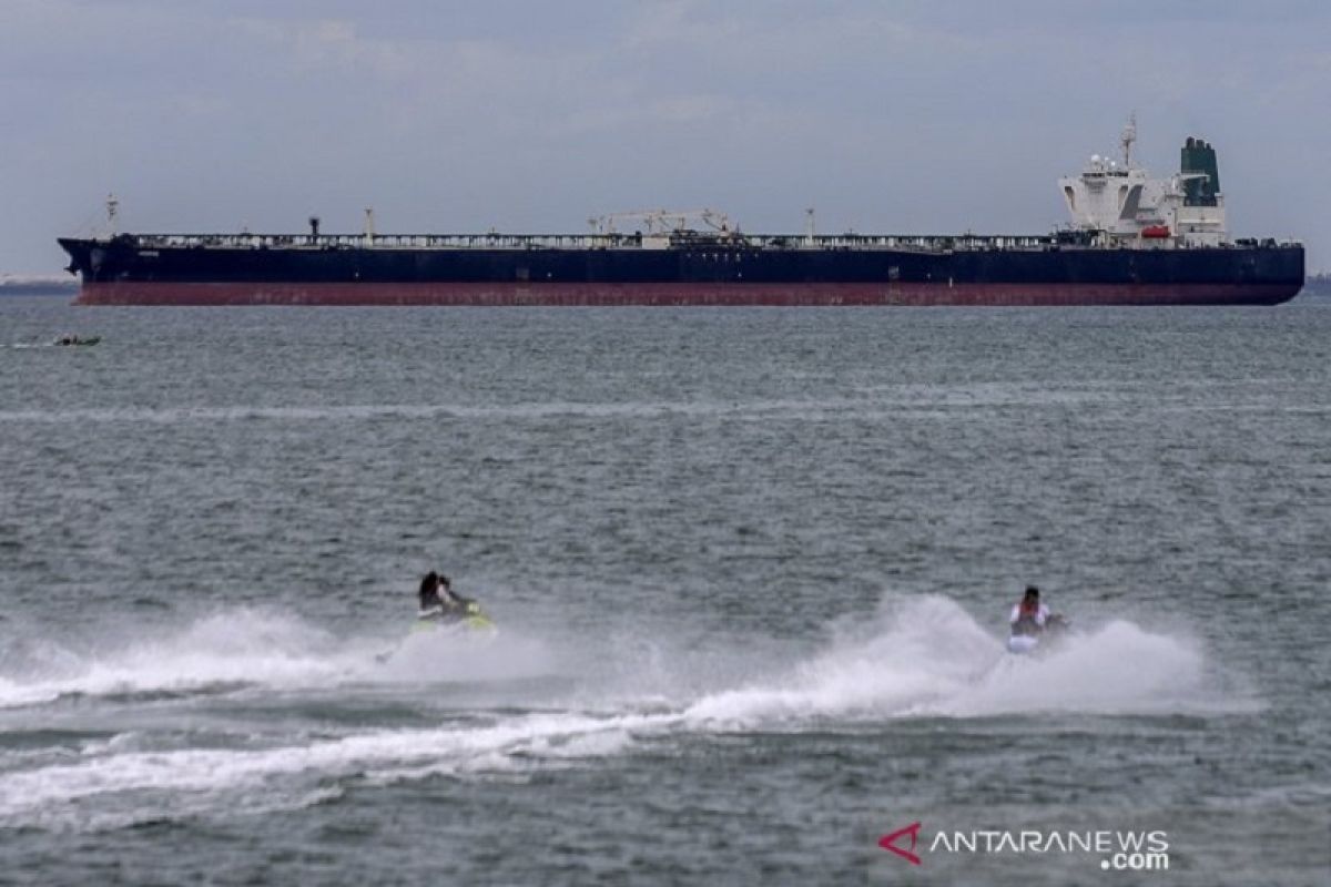 Ketika dua super tanker asing memasuki perairan kedaulatan Indonesia