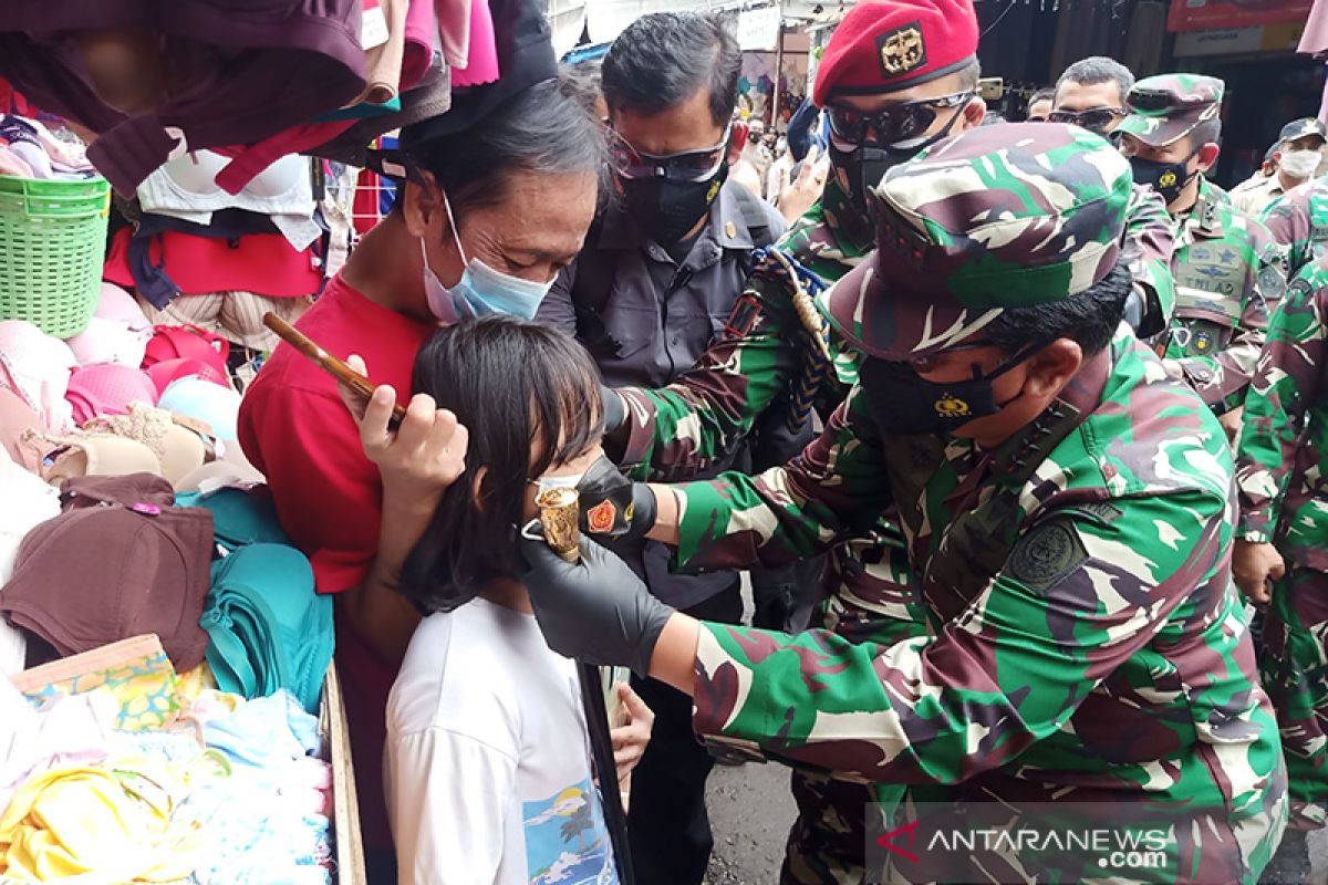 Wali Kota: 70 persen warga Jaktim disiplin gunakan masker