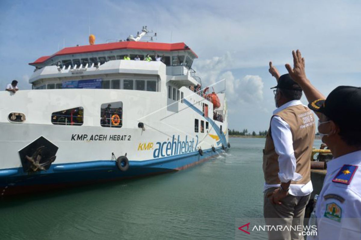 KMP Aceh Hebat membuka keterisolasian pulau terluar