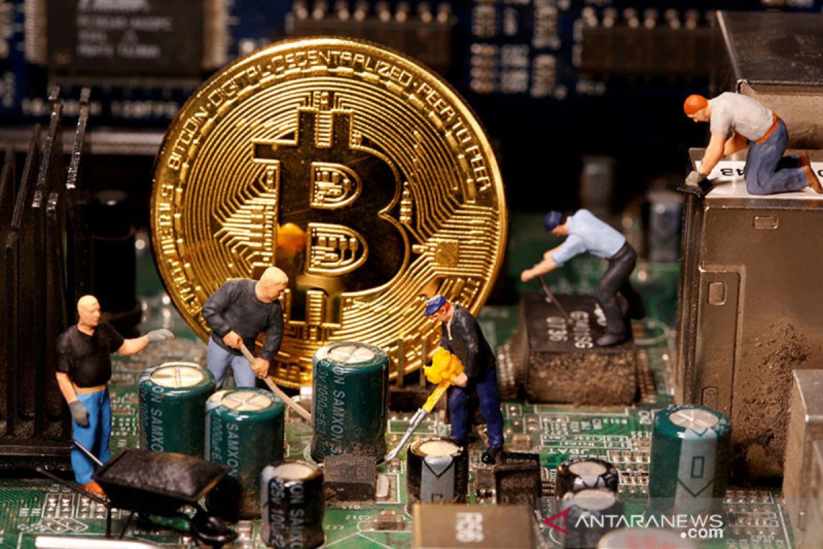 Harga Bitcoin tembus Rp650 juta menyusul Tesla beli Rp21 triliun