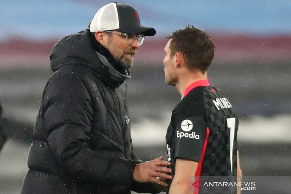 Pelatih Klopp ungkap "perdebatan" saat Milner ditarik keluar lapangan