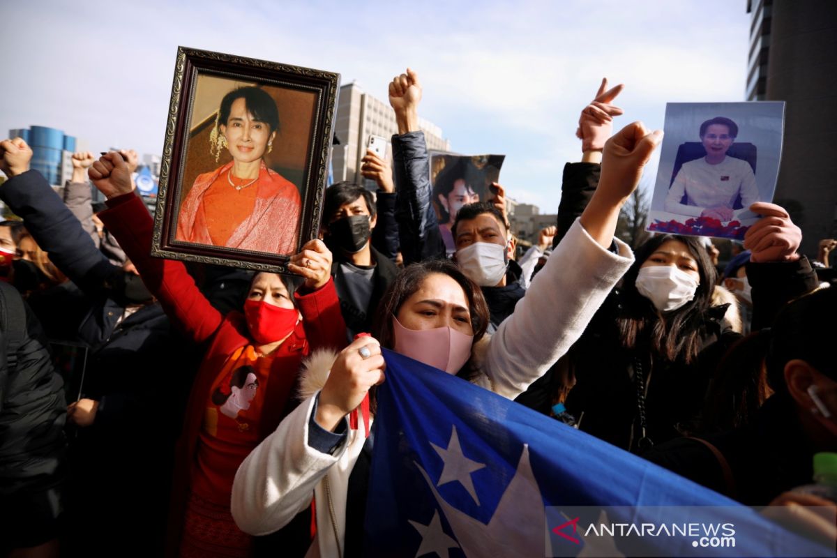 Kepolisian Myanmar resmi tangkap Suu Kyi atas tuduhan impor ilegal