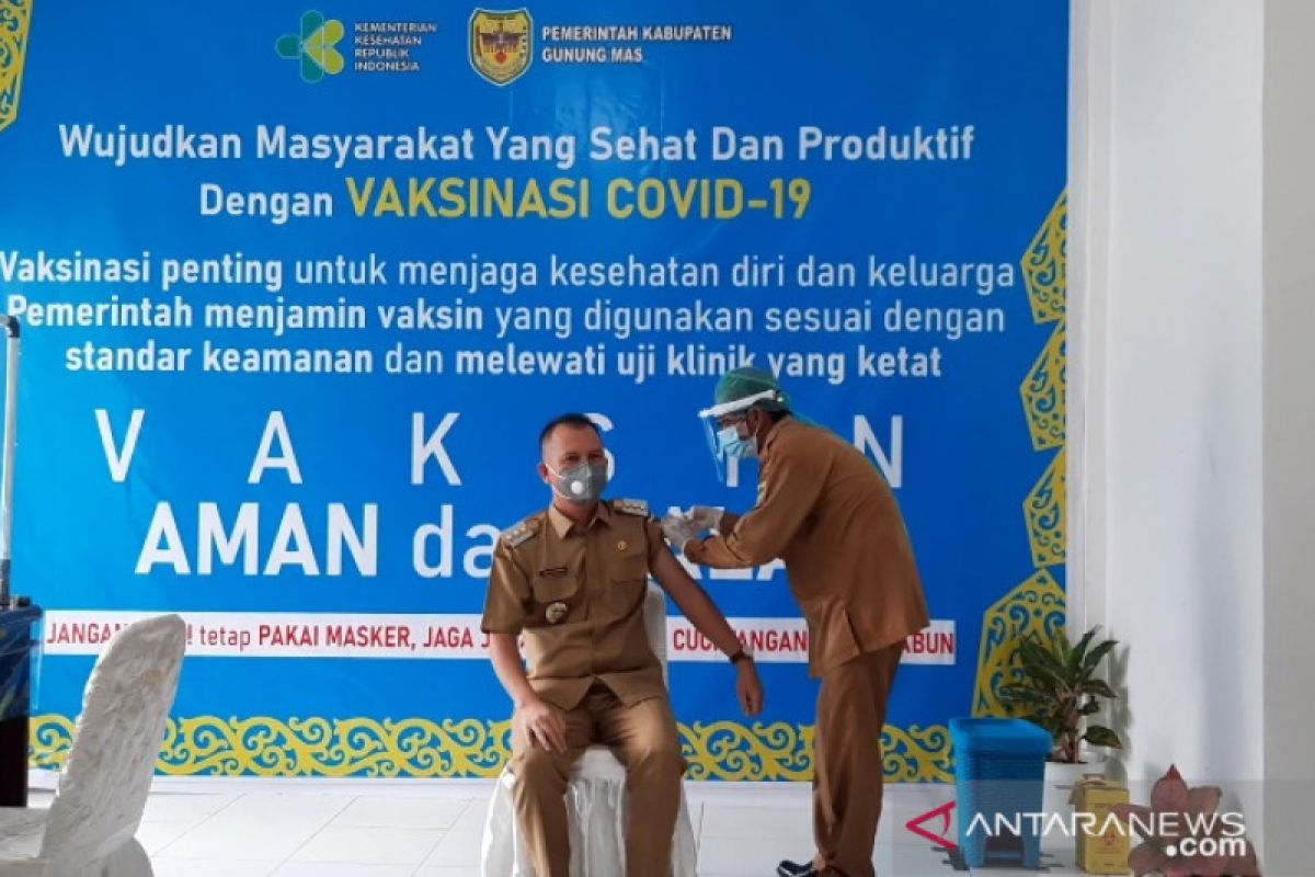 Usai jalani vaksinasi COVID-19, ini yang dirasakan Bupati Gumas