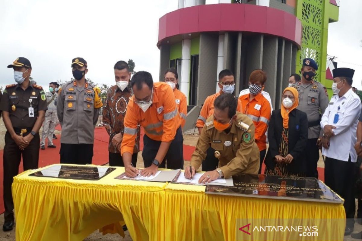 Tambang Emas Martabe serahterimakan  Menara Pandang Kebun Raya Sipirok Tapsel