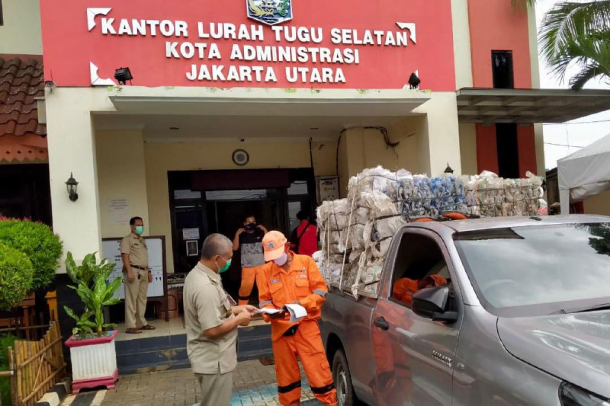 Ribuan satgas sampah disiagakan 24 jam hadapi cuaca ekstrem Jakarta