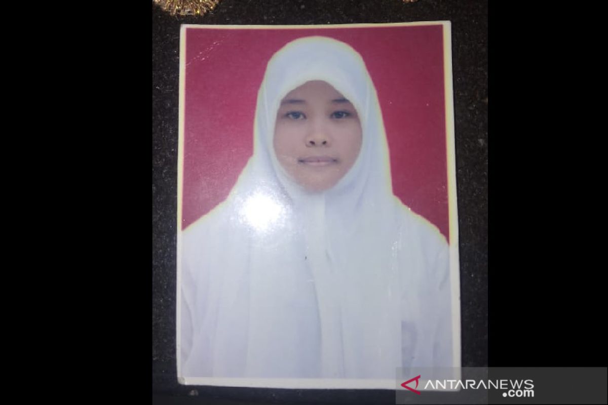 Putri Dharmasraya ini dilaporkan hilang setelah pamit cari kerja, orang tuanya berharap anaknya pulang