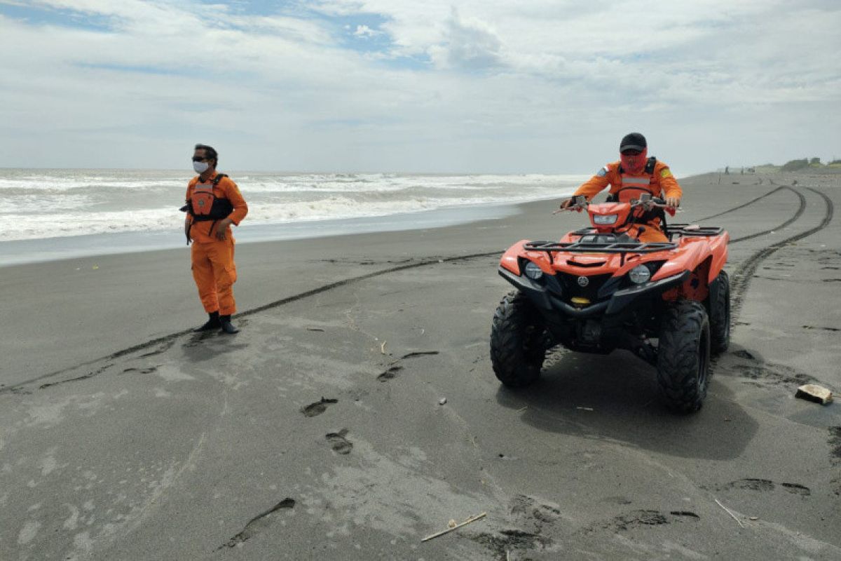 Penambang pasir terseret arus Sungai Opak Bantul belum ditemukan