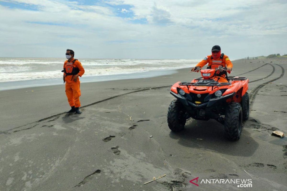 Penambang pasir terseret arus muara Sungai Opak Bantul belum ditemukan