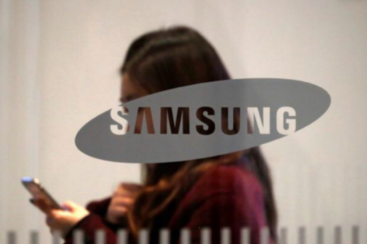 Samsung kembangkan layar ponsel yang dapat digulung dan digeser