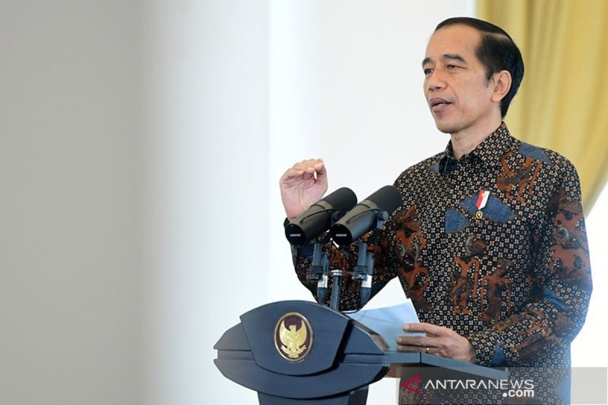 Presiden Joko Widodo bersyukur karena bank syariah mampu tumbuh lampaui konvensional
