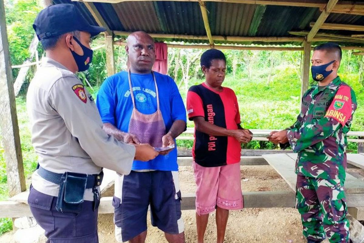 Babinsa-Bhabinkamtibmas Kemtuk Gresi lakukan komsos warga binaan