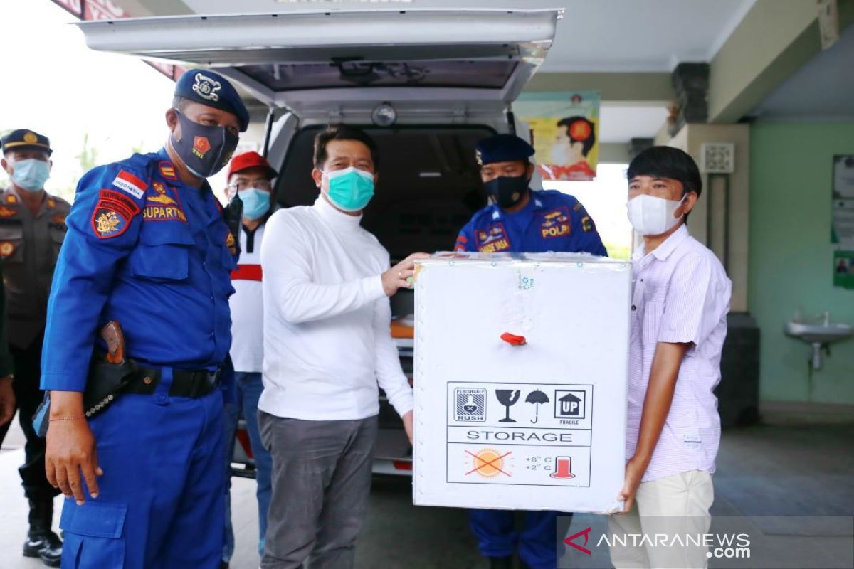 Bupati Klungkung kawal distribusi vaksin COVID-19 ke Nusa Penida