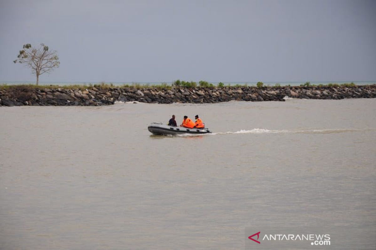 Terkendala cuaca, pencarian nelayan hilang di Selat Malaka tertunda