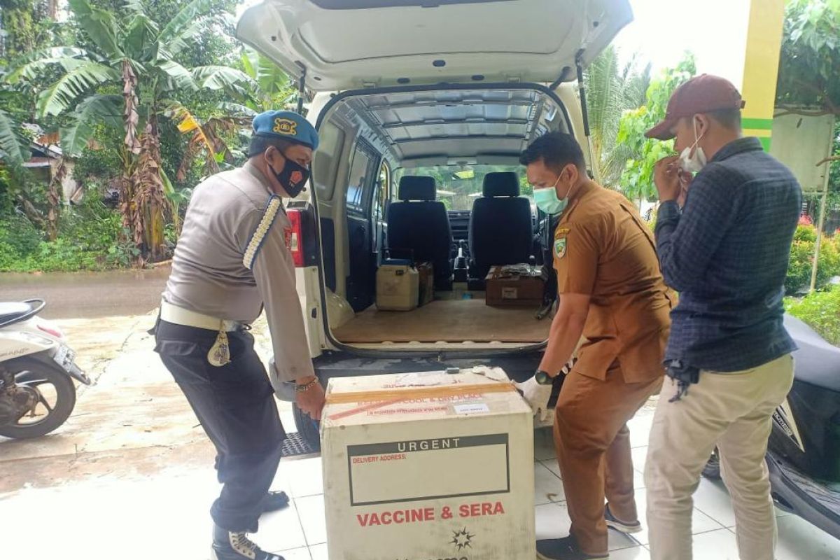 Polres Balangan kawal pendistribusian logistik vaksin COVID-19