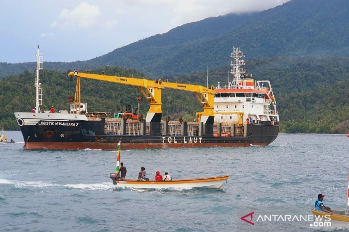 PT Pelni pecahkan rekor angkut 56 kontainer beras ke Papua